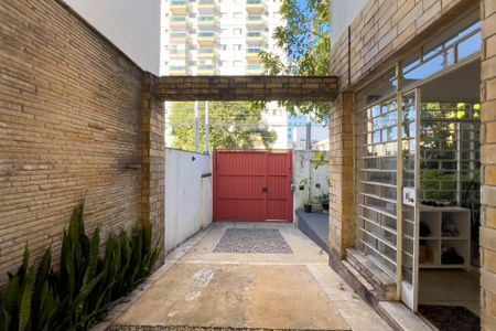 Casa para alugar com 300m², 4 quartos e 2 vagas Casa para alugar com 300m², 4 quartos e 2 vagasEntrada