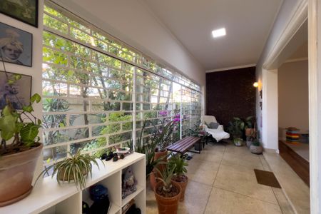 Casa para alugar com 300m², 4 quartos e 2 vagas Casa para alugar com 300m², 4 quartos e 2 vagasHall de entrada