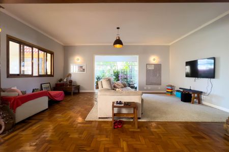 Casa para alugar com 300m², 4 quartos e 2 vagas Casa para alugar com 300m², 4 quartos e 2 vagasSala