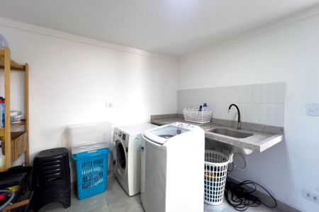 Casa para alugar com 300m², 4 quartos e 2 vagas Casa para alugar com 300m², 4 quartos e 2 vagasLavanderia