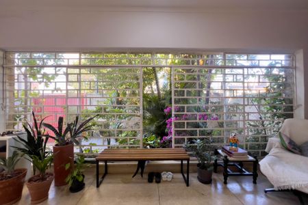 Casa para alugar com 300m², 4 quartos e 2 vagas Casa para alugar com 300m², 4 quartos e 2 vagasHall de entrada