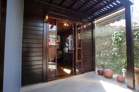 Casa de condomínio à venda com 360m², 3 quartos e 1 vagaVaranda