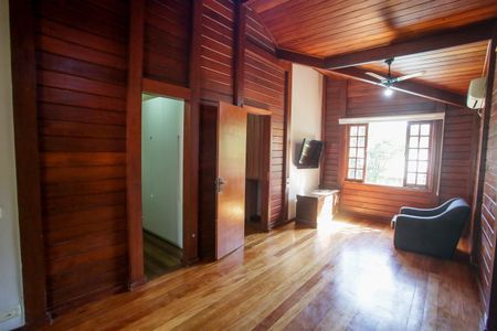 Casa de condomínio à venda com 360m², 3 quartos e 1 vagaSuíte 2