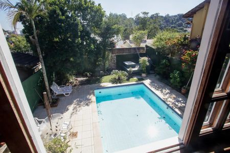 Casa de condomínio à venda com 360m², 3 quartos e 1 vagaVista