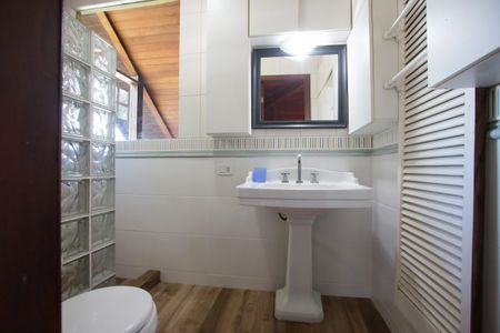 Casa de condomínio à venda com 360m², 3 quartos e 1 vagaBanheiro da Suíte 2