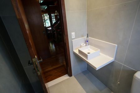 Casa de condomínio à venda com 360m², 3 quartos e 1 vagaBanheiro da Suíte 1