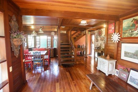 Casa de condomínio à venda com 360m², 3 quartos e 1 vagaSala