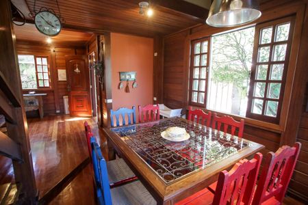 Casa de condomínio à venda com 360m², 3 quartos e 1 vagaSala