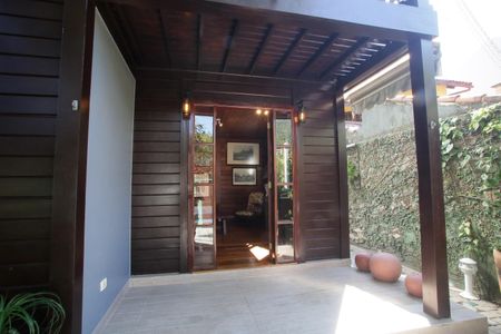 Casa de condomínio à venda com 360m², 3 quartos e 1 vagaVaranda