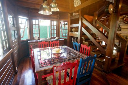 Casa de condomínio à venda com 360m², 3 quartos e 1 vagaSala