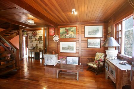 Casa de condomínio à venda com 360m², 3 quartos e 1 vagaSala