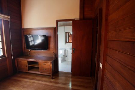 Casa de condomínio à venda com 360m², 3 quartos e 1 vagaSuíte 1