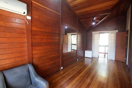 Casa de condomínio à venda com 360m², 3 quartos e 1 vagaSuíte 2