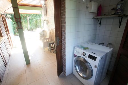 Casa de condomínio à venda com 360m², 3 quartos e 1 vagaÁrea de Serviço