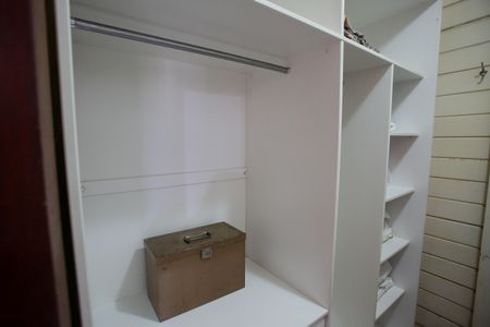 Casa de condomínio à venda com 360m², 3 quartos e 1 vagaSuíte 2