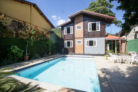 Casa de condomínio à venda com 360m², 3 quartos e 1 vagaÁrea Externa