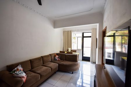 Casa à venda com 175m², 3 quartos e 1 vaga Casa à venda com 175m², 3 quartos e 1 vagaSala