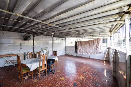 Casa à venda com 175m², 3 quartos e 1 vaga Casa à venda com 175m², 3 quartos e 1 vagaTerraço