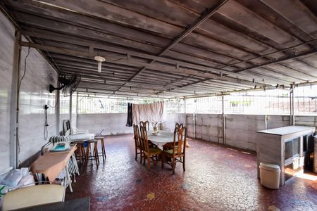 Casa à venda com 175m², 3 quartos e 1 vaga Casa à venda com 175m², 3 quartos e 1 vagaTerraço