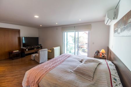 Casa de condomínio à venda com 444m², 3 quartos e 6 vagas Casa de condomínio à venda com 444m², 3 quartos e 6 vagasSuíte 1