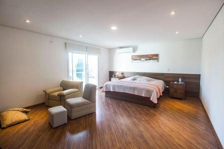 Casa de condomínio à venda com 444m², 3 quartos e 6 vagas Casa de condomínio à venda com 444m², 3 quartos e 6 vagasSuíte 1