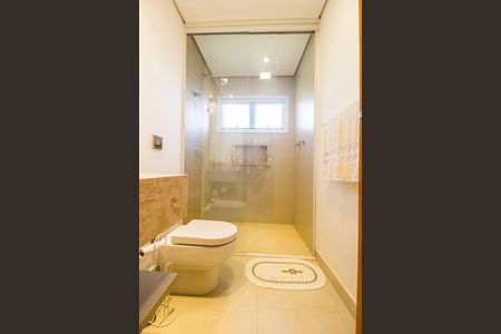 Casa de condomínio à venda com 444m², 3 quartos e 6 vagas Casa de condomínio à venda com 444m², 3 quartos e 6 vagasBanheiro da Suíte 3