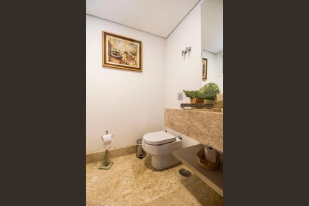 Casa de condomínio à venda com 444m², 3 quartos e 6 vagas Casa de condomínio à venda com 444m², 3 quartos e 6 vagasLavabo