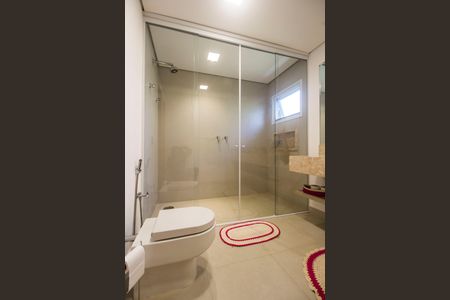 Casa de condomínio à venda com 444m², 3 quartos e 6 vagas Casa de condomínio à venda com 444m², 3 quartos e 6 vagasBanheiro da Suíte 2