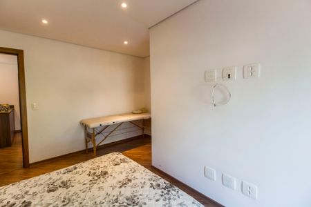 Casa de condomínio à venda com 444m², 3 quartos e 6 vagas Casa de condomínio à venda com 444m², 3 quartos e 6 vagasSuíte 2