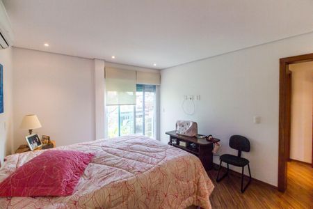 Casa de condomínio à venda com 444m², 3 quartos e 6 vagas Casa de condomínio à venda com 444m², 3 quartos e 6 vagasSuíte 3