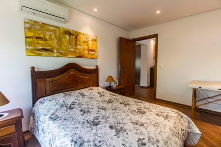 Casa de condomínio à venda com 444m², 3 quartos e 6 vagas Casa de condomínio à venda com 444m², 3 quartos e 6 vagasSuíte 2