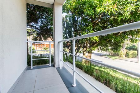 Casa de condomínio à venda com 444m², 3 quartos e 6 vagas Casa de condomínio à venda com 444m², 3 quartos e 6 vagasVaranda Escritório