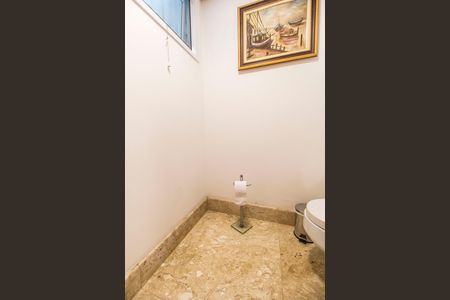 Casa de condomínio à venda com 444m², 3 quartos e 6 vagas Casa de condomínio à venda com 444m², 3 quartos e 6 vagasLavabo