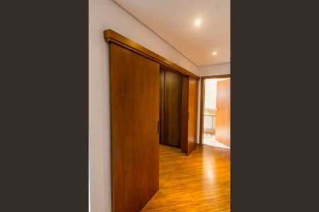 Casa de condomínio à venda com 444m², 3 quartos e 6 vagas Casa de condomínio à venda com 444m², 3 quartos e 6 vagasDetalhe