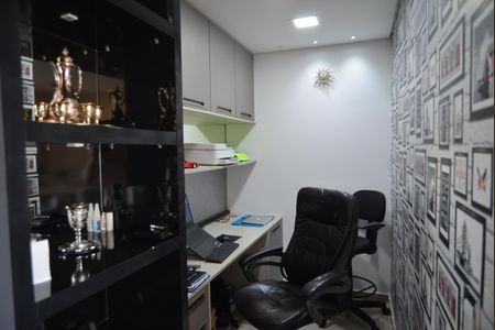 Apartamento à venda com 92m², 2 quartos e 1 vagaEscritório