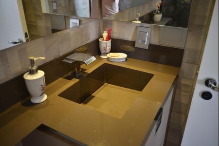 Apartamento à venda com 92m², 2 quartos e 1 vagaBanheiro Social