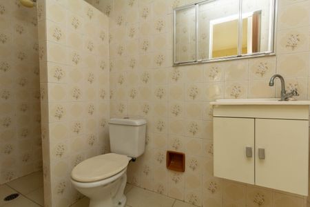 Casa à venda com 130m², 4 quartos e 2 vagas Casa à venda com 130m², 4 quartos e 2 vagasBanheiro de Serviço