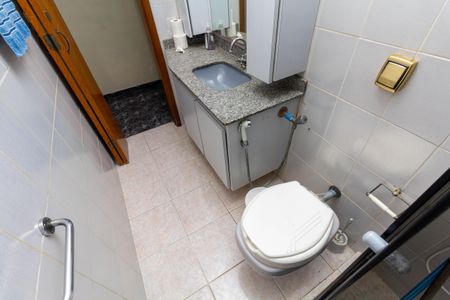 Casa à venda com 130m², 4 quartos e 2 vagas Casa à venda com 130m², 4 quartos e 2 vagasBanheiro Social