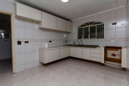 Casa à venda com 130m², 4 quartos e 2 vagas Casa à venda com 130m², 4 quartos e 2 vagasCozinha