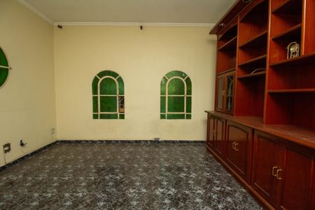 Casa à venda com 130m², 4 quartos e 2 vagas Casa à venda com 130m², 4 quartos e 2 vagasSala