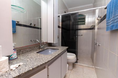 Casa à venda com 130m², 4 quartos e 2 vagas Casa à venda com 130m², 4 quartos e 2 vagasBanheiro Social