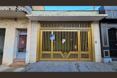 Casa à venda com 130m², 4 quartos e 2 vagas Casa à venda com 130m², 4 quartos e 2 vagasFachada