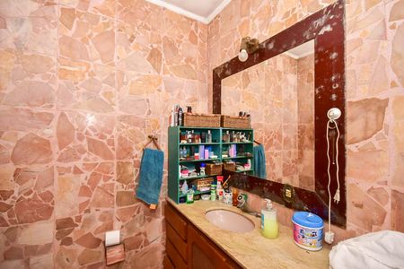 Casa à venda com 440m², 5 quartos e 2 vagasBanheiro Suíte 1