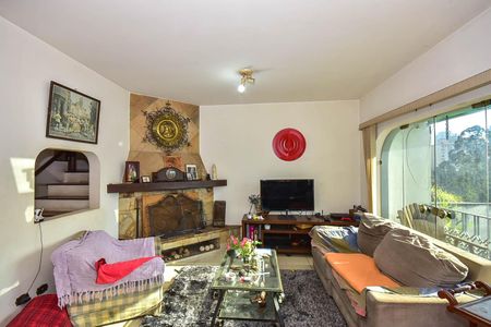 Casa à venda com 440m², 5 quartos e 2 vagasSala