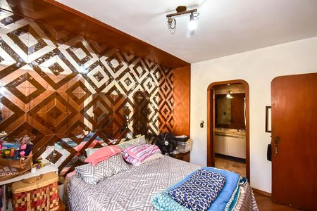 Casa à venda com 440m², 5 quartos e 2 vagasSuíte 2