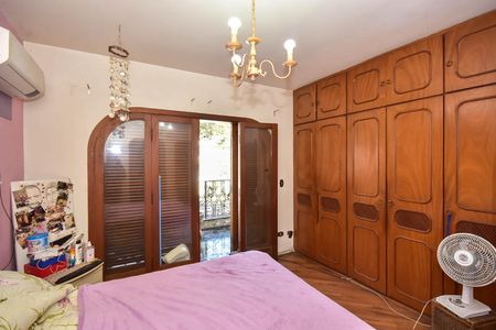 Casa à venda com 440m², 5 quartos e 2 vagasSuíte 1