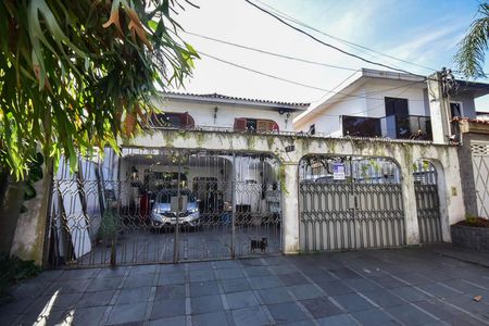 Casa à venda com 440m², 5 quartos e 2 vagasFachada