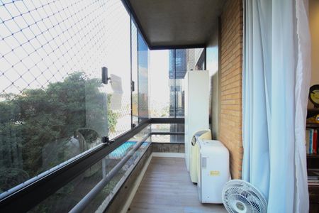 Apartamento à venda com 96m², 3 quartos e 2 vagas Apartamento à venda com 96m², 3 quartos e 2 vagasVaranda Sala