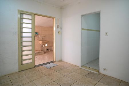 Casa à venda com 70m², 2 quartos e sem vaga Casa à venda com 70m², 2 quartos e sem vagaSala