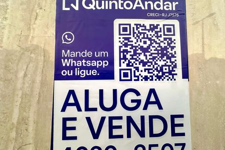 Plaquinha instalada de kitnet/studio para alugar com 1 quarto, 16m² em Botafogo, Rio de Janeiro